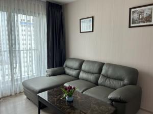 For RentCondoRatchathewi,Phayathai : You can reserve quickly. Rhythm Rangnam 2Bedroom2Bathroom, high floor, beautiful room, fully furnished. Photos from the actual room. The cover is not fake. Guaranteed to be the cheapest in the building.