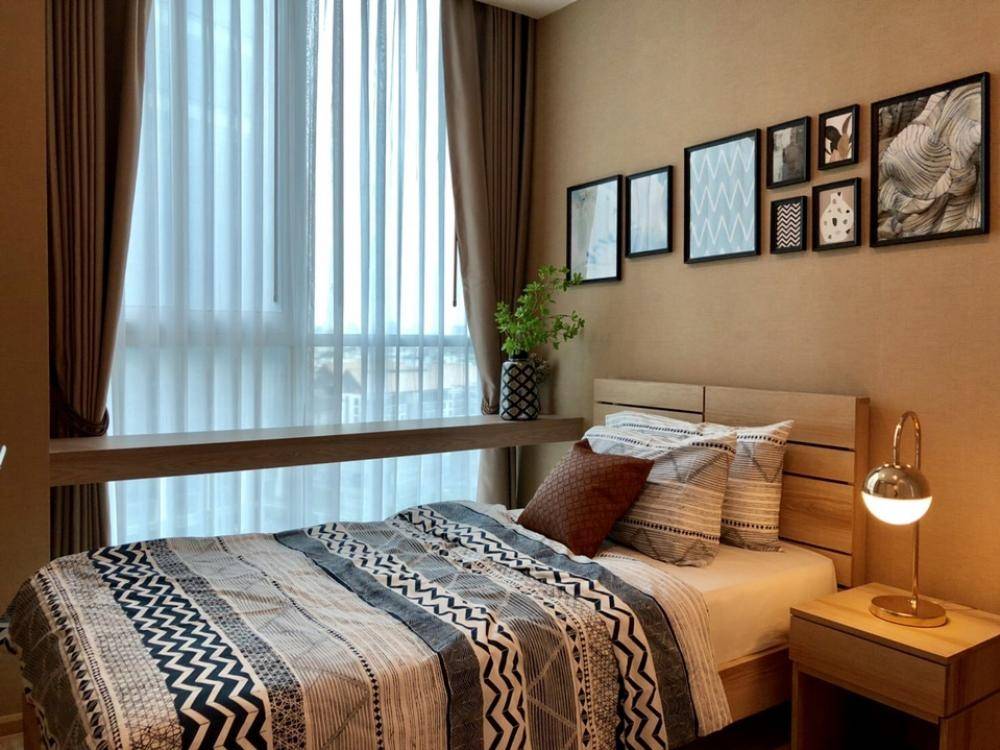 For RentCondoRatchadapisek, Huaikwang, Suttisan : !! 2 bedrooms !! Condo available for rent, Noble Revolve Rutchada 2, fully furnished, ready to move in.