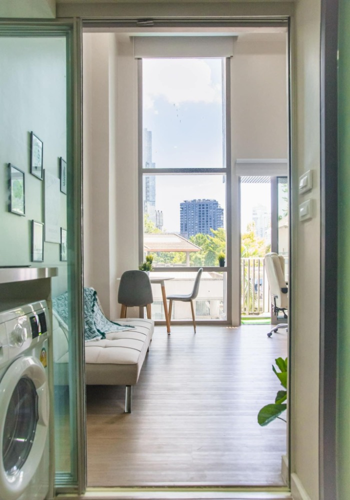 For RentCondoSukhumvit, Asoke, Thonglor : ★ Ideo Morph sukhumvit38 ★ 36 sq m., 1-5 floor (Duplex), ★ near BTS Thonglor ★ there is a shuttle bus to pick up and drop off ★ many amenities ★ Complete electrical appliances