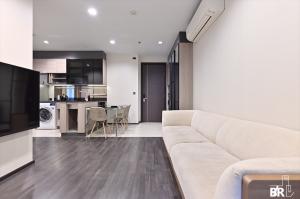For RentCondoRama9, Petchburi, RCA : [ Rent ] The Line Asoke-Ratchada - 2 bedrooms for rent, 46.77 sq m, 35,000 baht, hard to find, brand new, clean, nice to live in, near MRT Rama 9 and department stores, markets / contact 065-8219716 Namnam