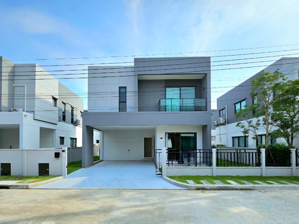ขายบ้านบางนา แบริ่ง ลาซาล : ขายบ้านเดี่ยว Centro Bangna (โครงการใหม่) ติดเมกะ บางนาและรร.นานาชาติคอนคอร์เดียน ที่ดิน 55.5 ตรว. ,164 ตรม. 3 ห้องนอน ตกแต่งสวยเฟอร์นิเจอร์ครบพร้อมอยู่ พิเศษสุดๆ เพียง 11 ล้าน