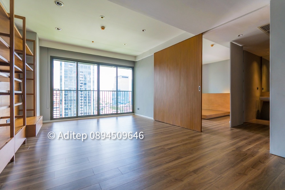 For SaleCondoSukhumvit, Asoke, Thonglor : Noble Solo Thonglor, 53 sq m., 1 bedroom, 1 bathroom, condo in the heart of Thonglor, large room, near restaurants, many hang-out places.