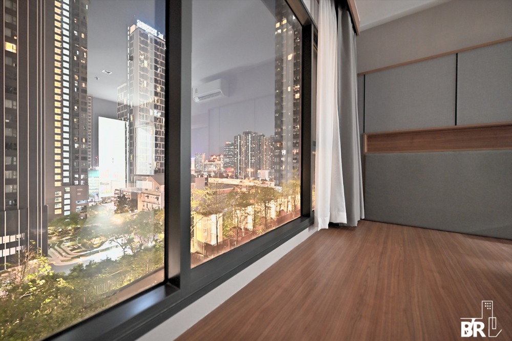 For SaleCondoRama9, Petchburi, RCA : Life Asoke Hype [ SALE ] Hard to find, 1 bedroom, 35 sq m, 4.8 million, beautiful and luxurious room, looks very expensive! Built-in in every corner, more luxurious than a sample room. Cell still wants it himself. Hurry and make an appointment to see the