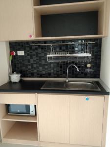 For SaleCondoVipawadee, Don Mueang, Lak Si : Condo for sale, ready to move in Free furniture + electrical appliances JW Condo Don Mueang near Don Mueang Airport.