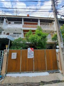For SaleTownhousePinklao, Charansanitwong : 3-story townhome, Soi Charansanitwong 48, Bangkok Noi District, Bangkok.