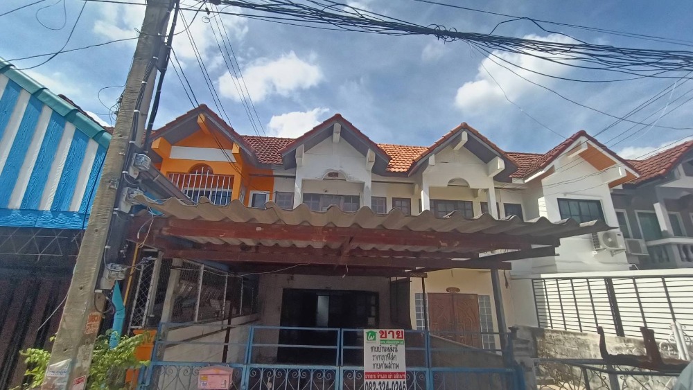 For SaleHouseNawamin, Ramindra : Two-story townhouse for sale, 20 sq m., Home Center Village. Cheapest price in this project Road project, Chaloem Phong Road, Sai Mai Subdistrict, Sai Mai District