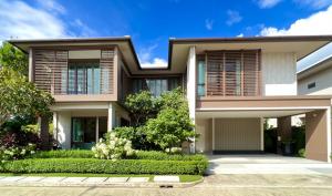For SaleHousePattanakan, Srinakarin : 2-story detached house for sale, Krungthep Kreetha, Burasiri Krungthep Kreetha, new house, Burasiri, Krungthep Kreetha, ready to decorate, resort style detached house from Sansiri Burasiri.