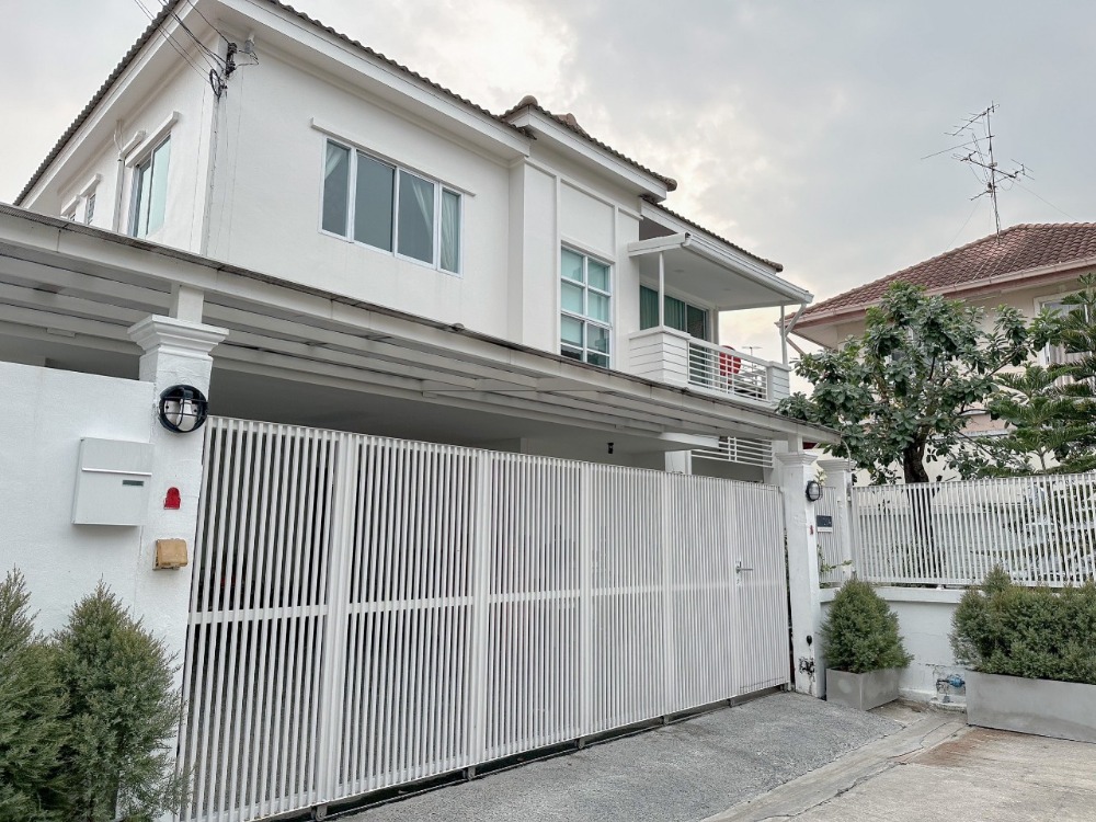 ขายบ้านเลียบทางด่วนรามอินทรา : WW613  ขาย บ้านเดี่ยวรีโนเวทใหม่  2 ชั้น ลาดพร้าว ถนนสังคมสงเคราะห์ 24 ใกล้ทางด่วนเอกมัย-รามอินทรา