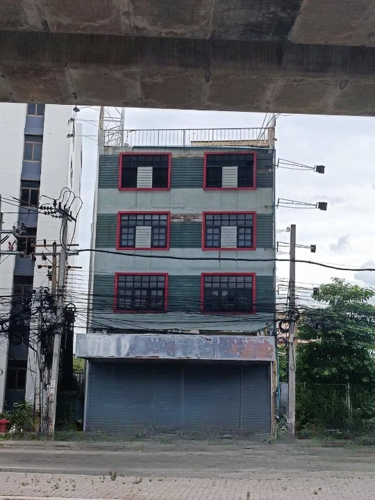 For RentShophouseRama5, Ratchapruek, Bangkruai : Commercial building for rent, 2 units, Tiwanon - Nakhon In zone, near Big C Tiwanon, just 1 minute.