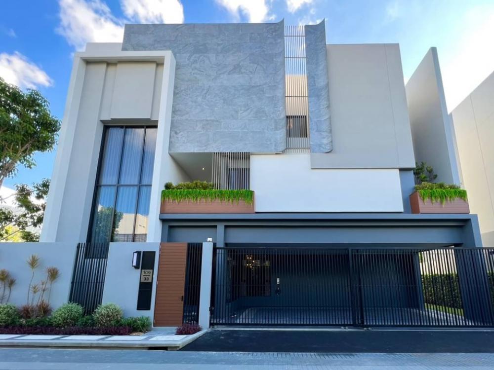 ขายบ้านพัฒนาการ ศรีนครินทร์ : ขายบ้านเดี่ยว 3 ชั้น BuGaan Krungthep Kreetha แบบ BRILL ระดับ Super Luxuryโครงการใหม่ในโซนกรุงเทพกรีฑา จาก แสนสิริ