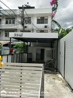 For SaleTownhouseLadprao, Central Ladprao : Townhouse for sale, Lat Phrao 1, Intersection 3, near Union Mall, MRT Phahon Yothin and BTS Central Lat Phrao, area 19 sq m., edge plot, selling cheap, good location, lots of usable space.