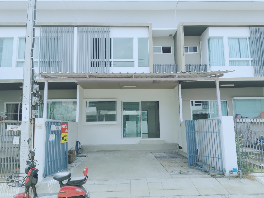 For SaleTownhouseRathburana, Suksawat : Cheap townhome for sale, 2 floors, 2 bedrooms, 3 bathrooms, Indy Village 2, Pracha Uthit 90, newly renovated, near the central area, school, department store.