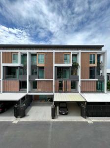 ขายทาวน์เฮ้าส์/ทาวน์โฮมลาดพร้าว101 แฮปปี้แลนด์ : ขาย ทาวน์โฮมย่านลาดพร้าว  3.5 ชั้น นอร์ด ลาดพร้าว 110 (Nord Ladprao 110)