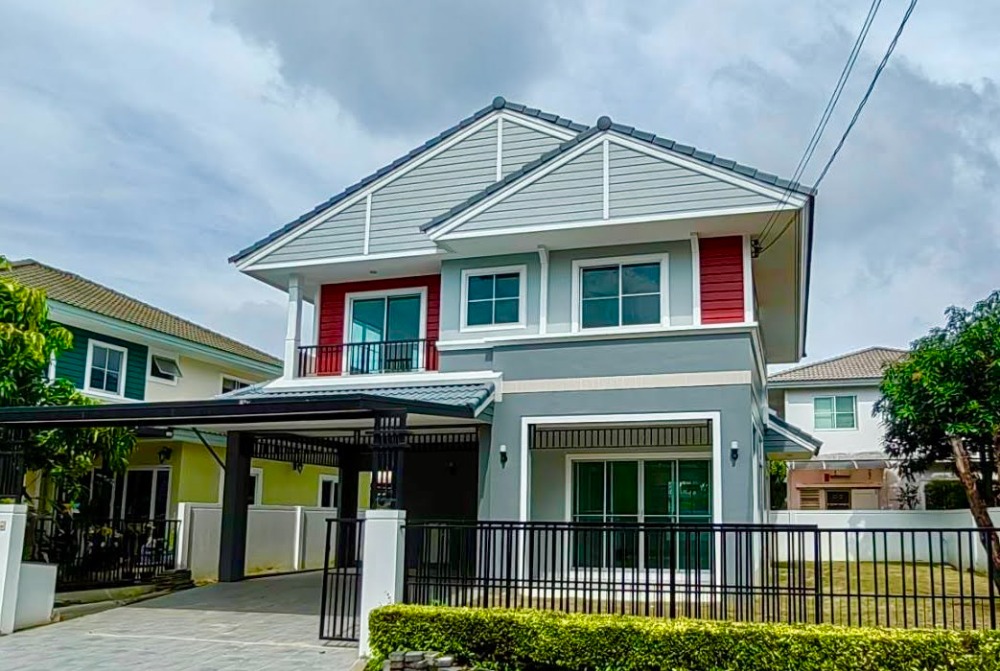For SaleHouseRama 2, Bang Khun Thian : Large-sized house with 3 bedrooms and spacious living areas
