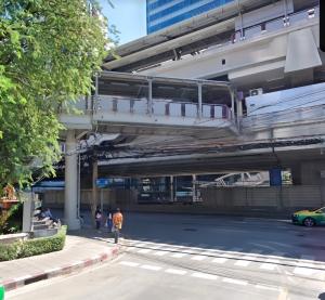 ขายบ้านสาทร นราธิวาส : VLM 462.6  ขายบ้าน  ซอยสาทร 12 แขวงสีลม เขตบางรัก  เนื้อที่ 30 ตารางวา