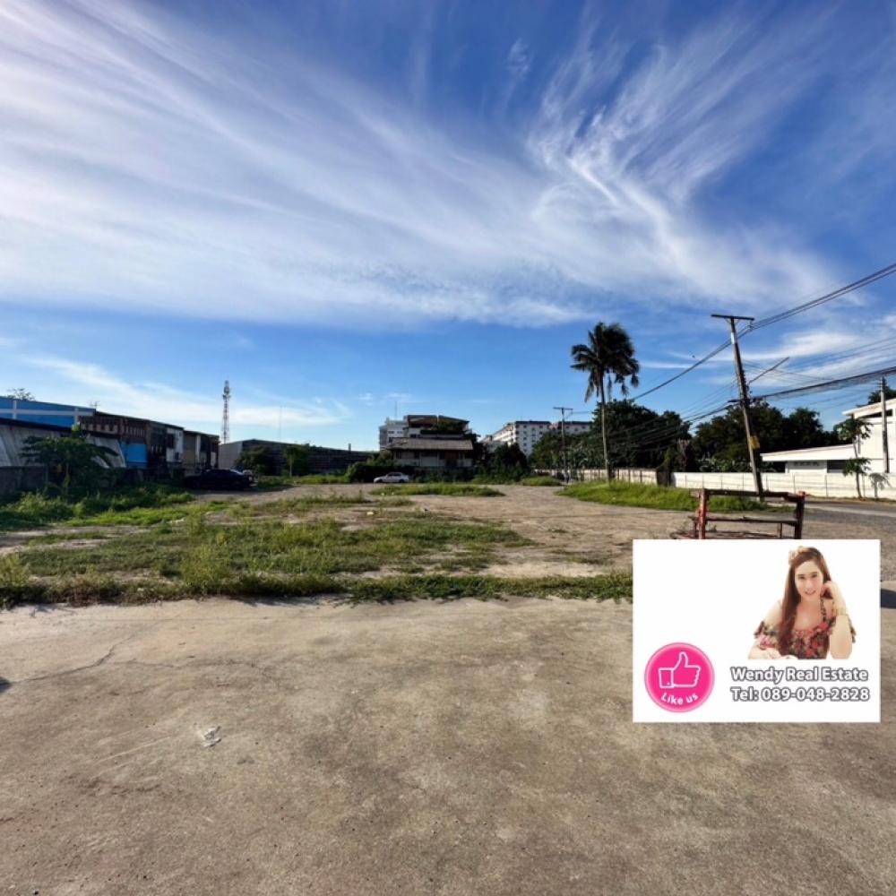 For SaleLandPathum Thani,Rangsit, Thammasat : Land for sale in Rangsit, next to the road on 3 sides, beautiful corner plot, area 1 rai 368 sq m., next to the Rangsit canal road, next to Rangsit Soi, Pathum Thani 15 and 17, near Future Park Rangsit, Rangsit University.