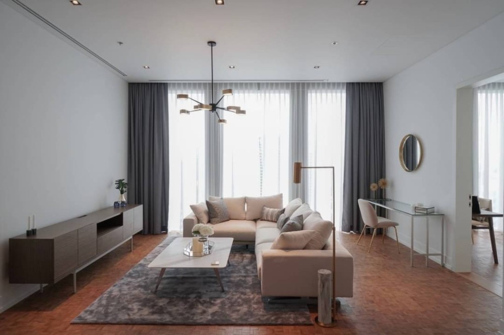 ให้เช่าคอนโดสาทร นราธิวาส : The Ritz-Carlton Residences : เดอะ ริทซ์-คาร์ลตัน เรสซิเดนเซส : คอนโด 2 ห้องนอน ใกล้สวนลุมพินี /ตกแต่งครบ