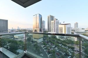 For SaleCondoRama9, Petchburi, RCA : [Belle Grand Rama 9] 1 bedroom for sale, Rare item, corner room, 52.6 sq m. Anyone who likes big rooms, come this way, only 5.5 million!! There is 1 room on each floor, great value, close to MRT, next to the mall, market / can make an appointment to see t