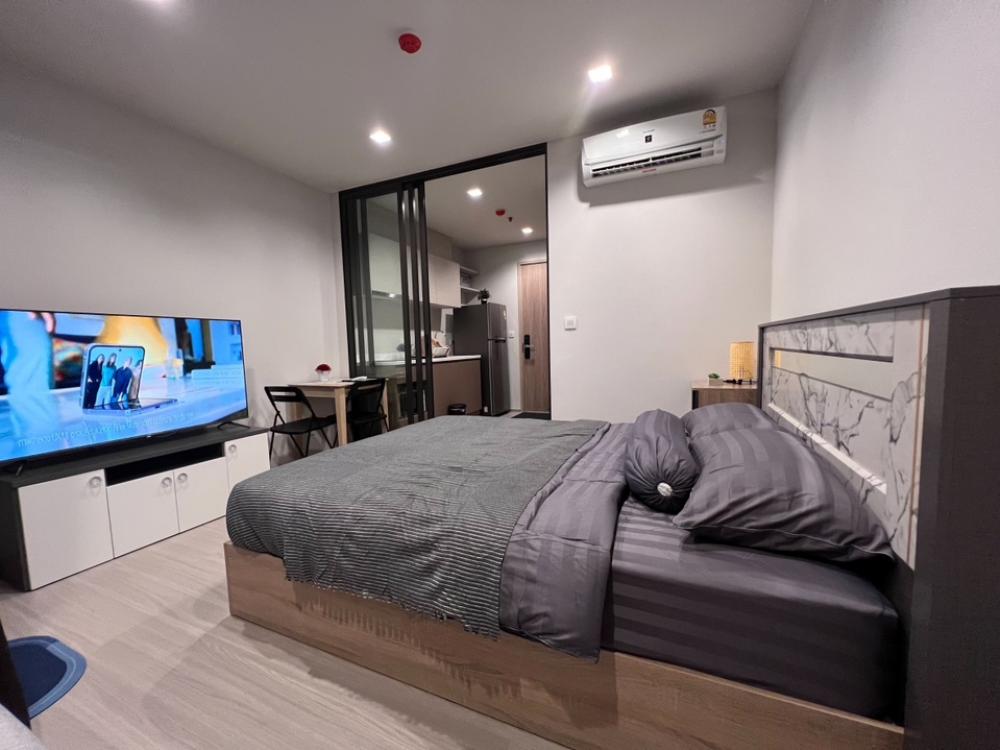 For SaleCondoThaphra, Talat Phlu, Wutthakat : Life Sathorn Sierra condo near Sathorn Road, central part of Sawan, price 2.27 million, 28 sq m, 11th floor, average 8x,xxx/sq m. Price reduced from 3 million Special price, last room can be rented for 13,000 baht/mo. Facility -Lobby-large garden 5 rai-Co