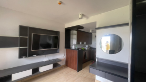 For SaleCondoLadkrabang, Suwannaphum Airport : Condo for sale, iris avenue Onnut-wongwan, building 5, floor 5, project view, size 28.00 sq m.