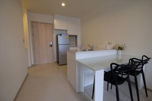 ให้เช่าคอนโดสุขุมวิท อโศก ทองหล่อ : Rhythm Sukhumvit 42 / 1 Bedroom (FOR RENT), ริทึ่ม สุขุมวิท 42 / 1 ห้องนอน (ให้เช่า) MAY034