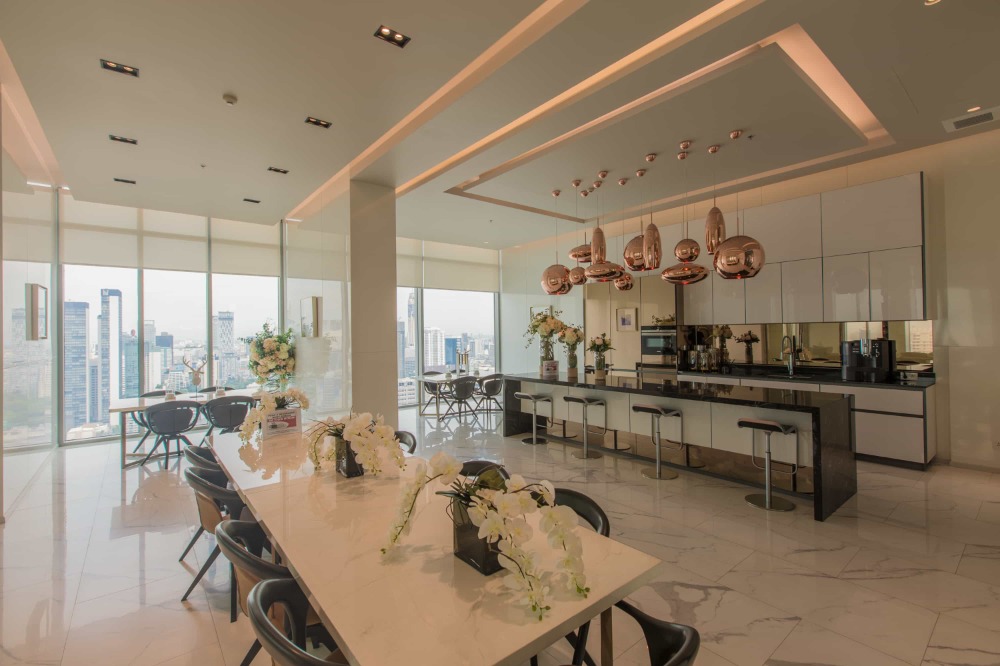 For SaleCondoNana, North Nana,Sukhumvit13, Soi Nana : FOR SALE HIDE SUKHUMVIT 11 BRAND NEW CONDO