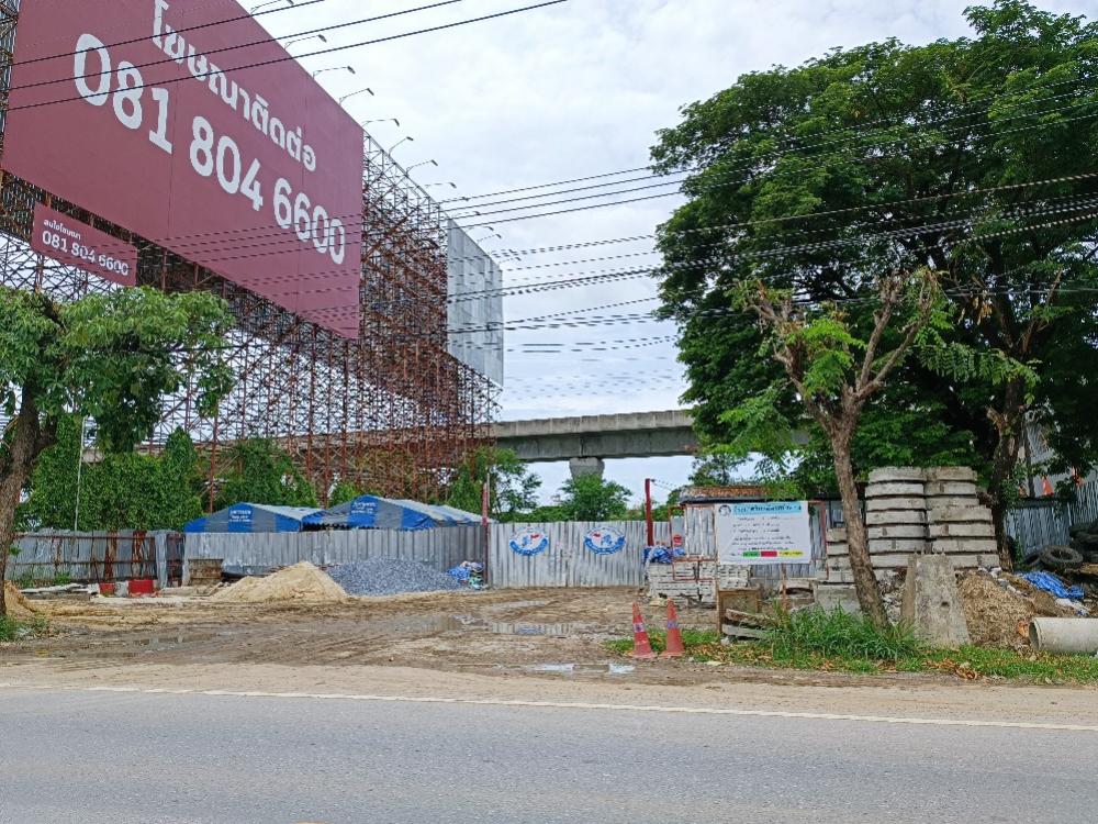 For RentLandLadkrabang, Suwannaphum Airport : Empty land for rent, already filled in, 537 square wah, width 33 meters, rectangular shape, very good location, next to the motorway parallel road, km. 5.