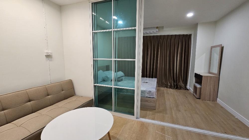 For SaleCondoLadprao, Central Ladprao : Condo for sale, open to petting cats, view of the skytrain, good view