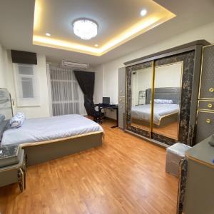 For RentHouseRatchadapisek, Huaikwang, Suttisan : House for rent near Huai Khwang 🍁 Soi Pracha Uthit, convenient travel