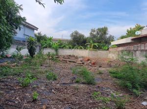 For SaleLandPattanakan, Srinakarin : Land for sale on Phatthanakan Road 53, size 109 square meters, already filled in. The location and environment are very good.