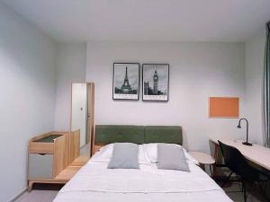 ให้เช่าคอนโดพระราม 9 เพชรบุรีตัดใหม่ RCA : For Rent 💜 Life Asoke - Rama9 💜 (Property Code #A23_10_0756_2 ) Beautiful room, beautiful view, ready to move in.