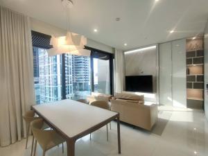 ให้เช่าคอนโดสุขุมวิท อโศก ทองหล่อ : Rental : Vittorio Sukhumvit 39 , 2 Bed 3 Bath , 101 Sq.m , 11th Floor