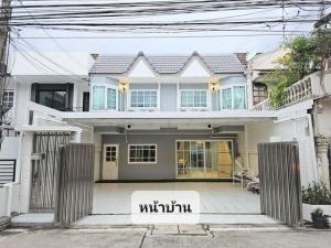 For SaleTownhouseKasetsart, Ratchayothin : 2-story townhome for sale in the Lat Phrao Wang Hin 82 area, renovated, can travel in and out in many ways, not a dead end alley, going out to Soi Phahonyothin 32, near BTS Senanikom.