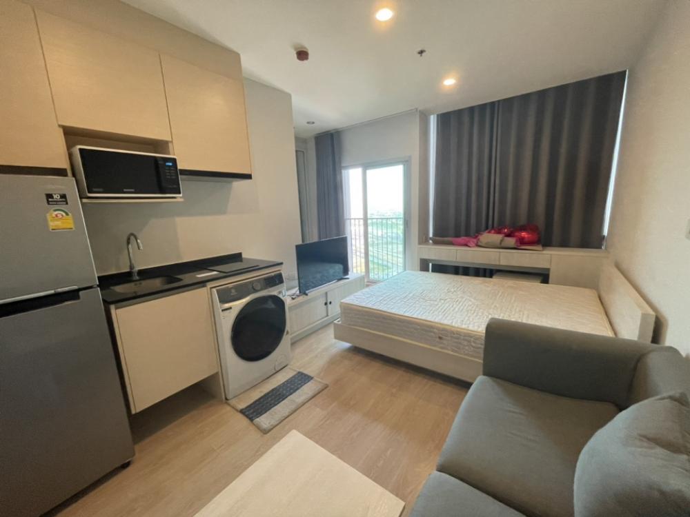 For RentCondoRatchadapisek, Huaikwang, Suttisan : For rent Noble Revolve Ratchada, Building 1, studio room include electrical appliances and furniture.