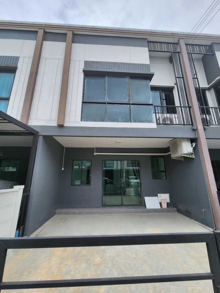 For SaleTownhouseRathburana, Suksawat : Urgent sale, 2-story townhouse, Pleno Village, Sathorn-Suksawat.