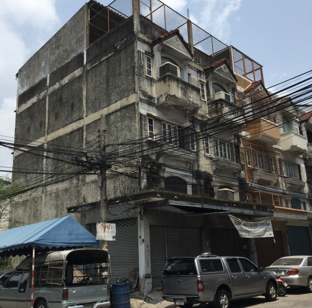 For SaleShophouseBangna, Bearing, Lasalle : Commercial Building Lasalle / 3 Storey (FOR SALE) PUY077