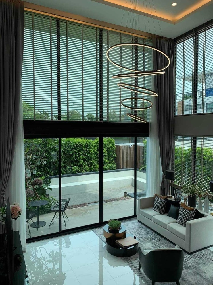 ขายบ้านโชคชัย4 ลาดพร้าว71 : ⭐  Private Luxury home ลาดพร้าว 71 ⭐  | 3 ห้องนอน 4 ห้องน้ำ 3-5 ที่จอดรถ 37.67 ตร.ม | การันตีราคาดีที่สุด💯