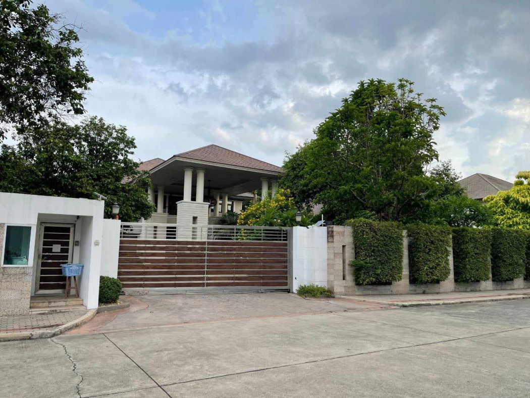 For SaleHouseYothinpattana,CDC : Luxury house for sale, along Ekkamai-Ramindra Expressway (near CDC), on an area of ​​2-0-80 rai, usable area 1800 sq m, 5 bedrooms, 6 bathrooms, parking for up to 10 cars.