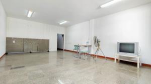 For RentTownhouseChokchai 4, Ladprao 71, Ladprao 48, : Townhome for rent, 3 floors, 31 sq m, 240 sq m, Soi Nakniwat 7 (Sangkhon Songkhram 16, Intersection 7), only 2 km from Central Eastville.