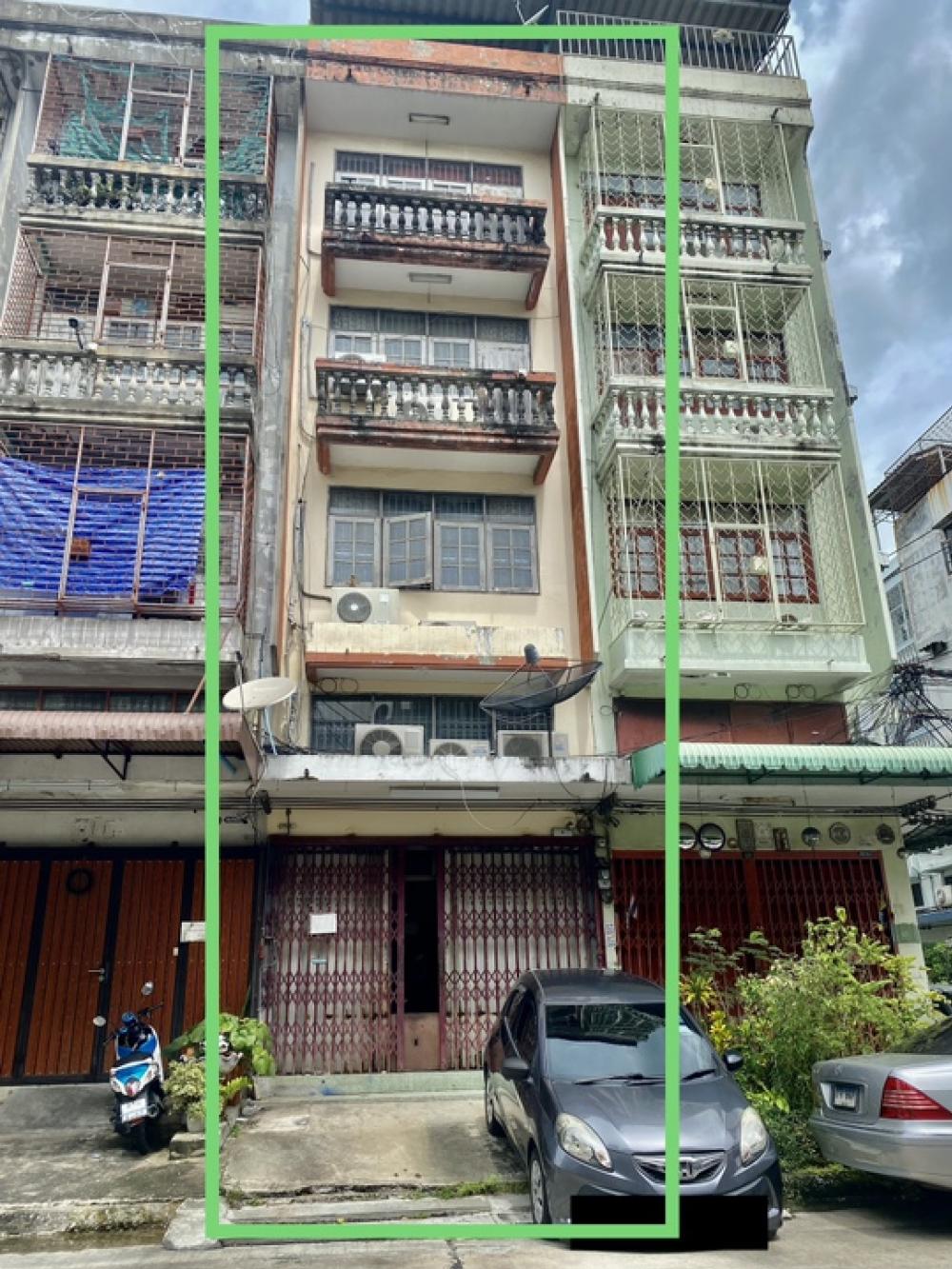 For RentShophouseSathorn, Narathiwat : ❤️❤️❤️ Commercial building for rent, 4 floors, 1 floor rooftop, 1 mezzanine floor. Interested, line/tel 0859114585 ❤️❤️ Soi Chan 18/7, intersection 4, 3 bathrooms, 4 bedrooms, parking for 1-2 cars, size 16 sq m wide. 4 meters, 16 meters deep, 8 air condit