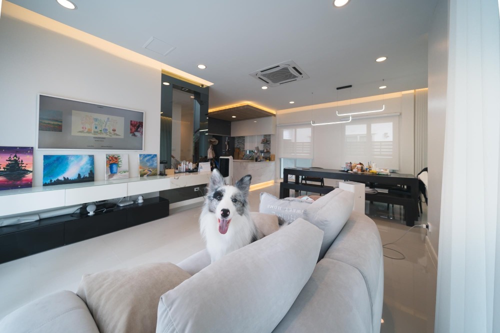 For SaleHousePattanakan, Srinakarin : Bangkok Boulevard Praram 9 Srinakarin : A two-story single-family house located near the expressway