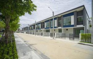 For SaleTownhouseRathburana, Suksawat : Townhome for sale, Unio Town Pracha Uthit 76, 2 bedrooms, 2 bathrooms, 2 parking spaces, can choose the house yourself. There is a special discount available.