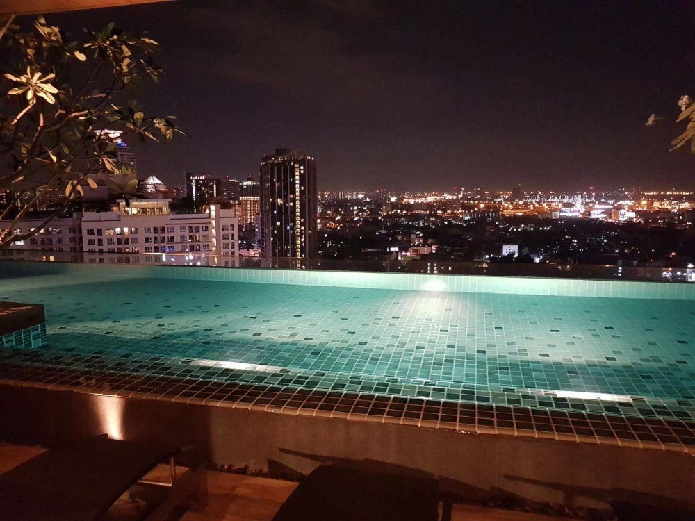 For SaleCondoSukhumvit, Asoke, Thonglor : Condo for sale, Loft Ekkamai, 45 sq m, high floor, beautifully decorated, nice condition, good condition.