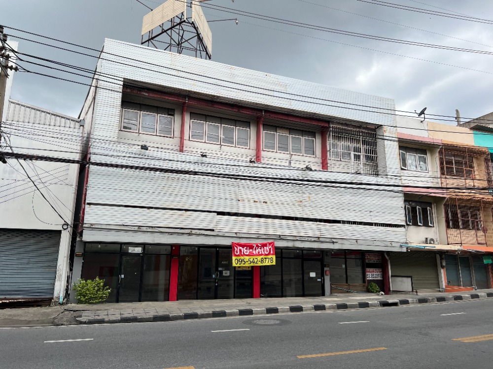 For SaleShophouseEakachai, Bang Bon : For sale-rent, commercial building, 3 floors, 4 units, 59 sq m, cheap price, next to Ekkachai main road. Near Phibunwit 6 Market and community areas, convenient travel, suitable for doing business.