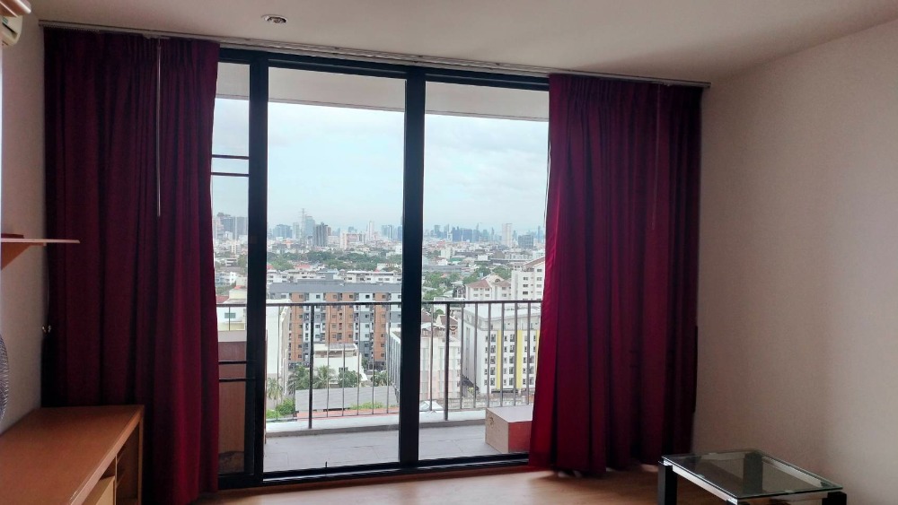 For SaleCondoLadprao, Central Ladprao : For sale - Condo Issara Lat Phrao, new room, never lived in.