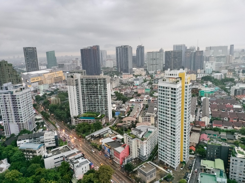 For SaleCondoLadprao, Central Ladprao : For sale - Condo The Issara Ladprao, 36th floor, ready to move in.