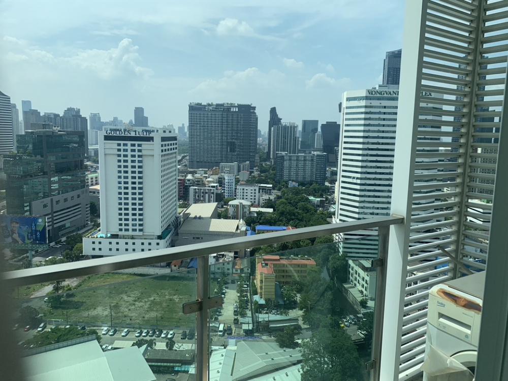 For SaleCondoRama9, Petchburi, RCA : *Selling by owner*High floor, beautiful view Dont hit the opposite building. The pool is more beautiful than any building. Condo for sale, TC GREEN, size 1 bedroom, 35 sq m / 24th floor, new building, Building C, never rented out.