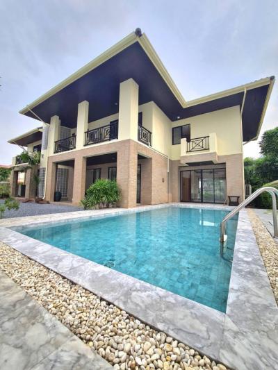 For RentHouseRatchadapisek, Huaikwang, Suttisan : Single house for rent, Vibhavadi Inthamara, Ratchada, Huai Khwang, with swimming pool. large garden area