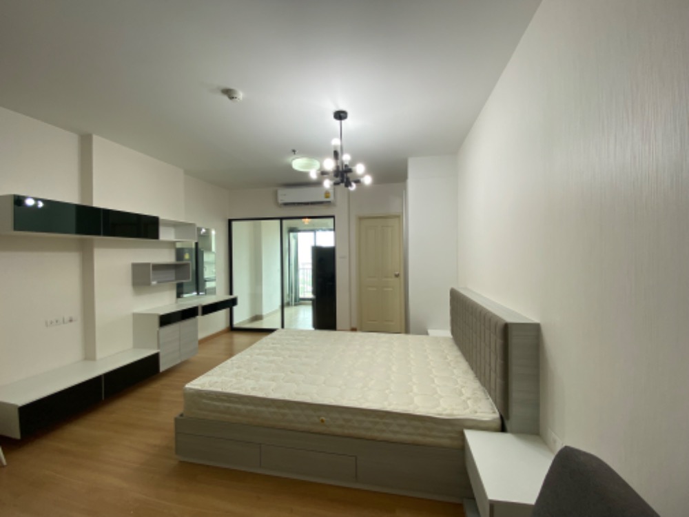 For SaleCondoChaengwatana, Muangthong : Cheapest sale, good price, very good value, better than renting a condo, Supalai Loft Chaengwattana, price 1.89 million baht, size 33.26 sq m., 21st floor, beautiful view, ready to move in.