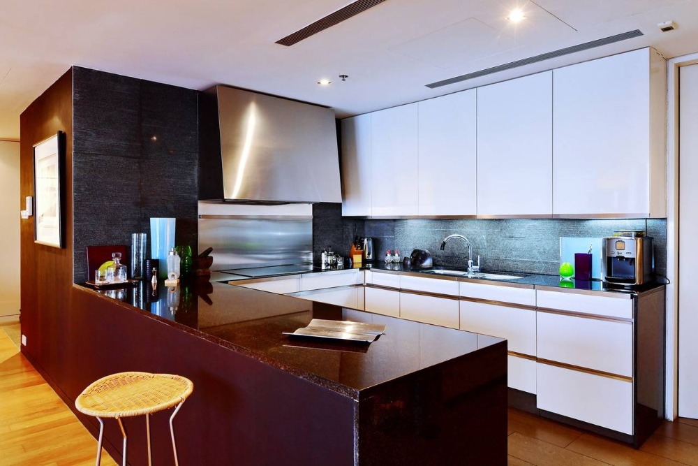 ให้เช่าคอนโดสาทร นราธิวาส : 3 BRS  ✦ AT MAIN SATHORN ROAD PRIVACY AND HIGH FLOOR  ️🌿 🌈  NICE DECORATION